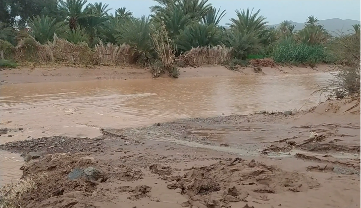 بسبب الفيضانات .. نداء إستغاثة من ساكنة ضواحي إقليم طاطا وأنباء عن فقدان 12 شخصا